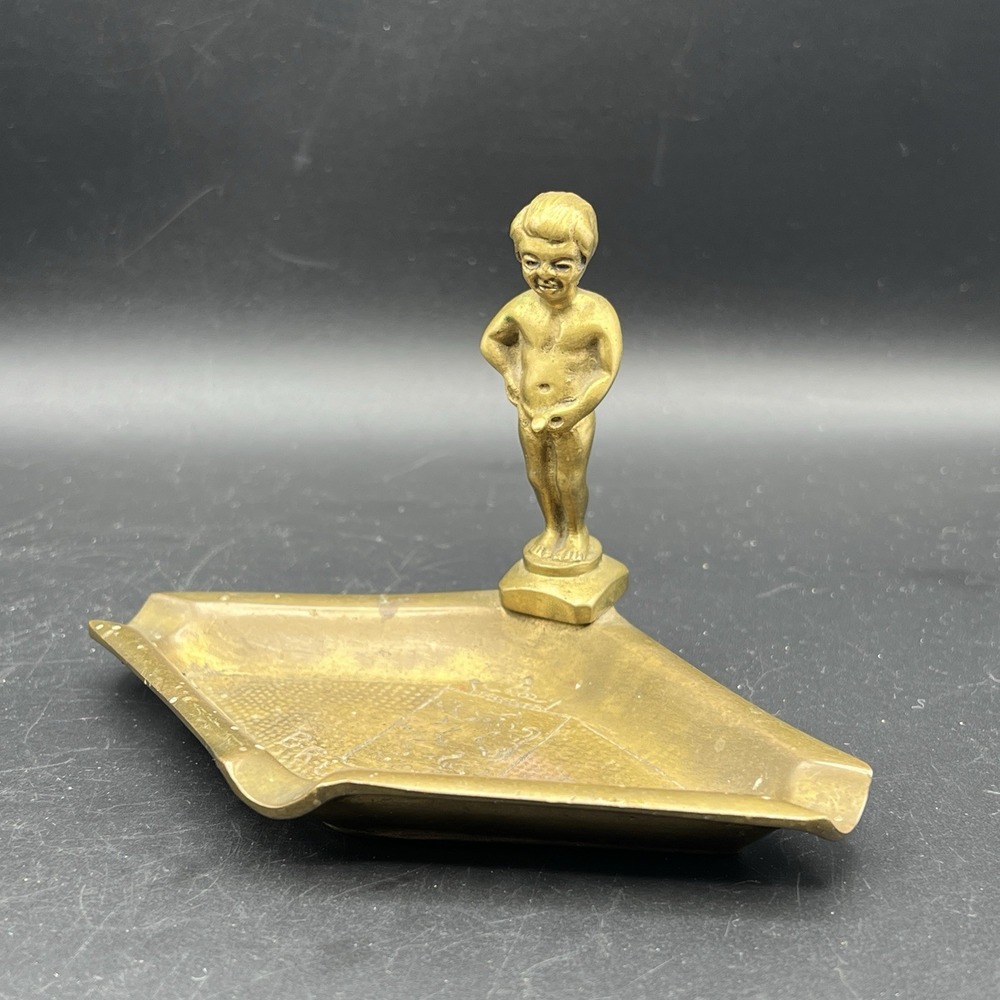 Vintage Brass Bruxelles Ashtray Cherub Boy Peeing Statue Great Color 3.5" Tall